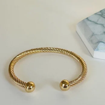 Classic Bangles – Twisted Cable – Knotted Gold Styles